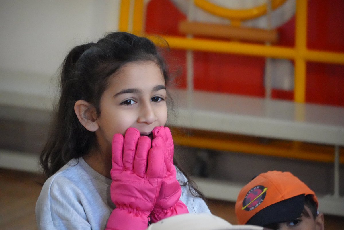 BromsPrePrep's tweet photo. Year 1 have become intrepid explorers for the day, taking part in a drama workshop with @thedrama_hut.
#BromsYr1 #SchoolTopic https://t.co/KYSHxhWKsk