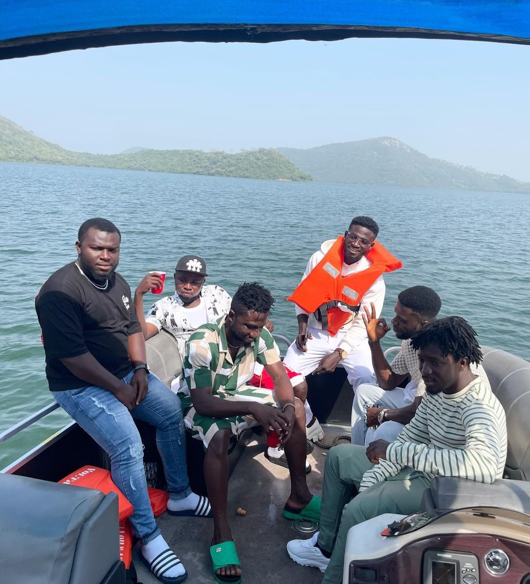 dodiworld_gh's tweet photo. Escape the hustle and bustle of city life and immerse yourself in the serenity and relaxation that Dodi World has to offer. 🌅🚤 https://t.co/OS0Rplv7Y1