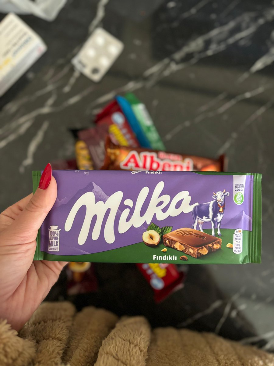 Berfosuuuum's tweet photo. Evet sizi en çok seven hastalıktan dışarı çıkamazken eve böyle minik sürprizler gönderenlerdir 🤍 https://t.co/p1KFmWk8yd