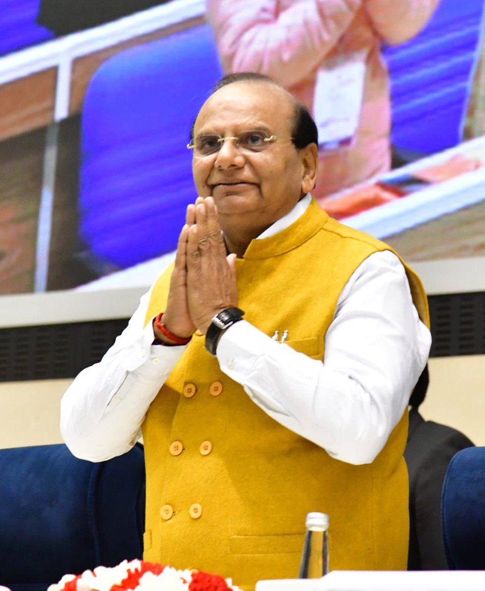 LtGovDelhi's tweet photo. It was humbling to hand over appointment letters to over 149 dependents on compassionate ground simultaneously- a record in itself, recruited after strictly following a transparent &amp; hassle free process. 
Another 22,000 vacancies are expected to be filled in the next one year. https://t.co/TgBP6fIk0P