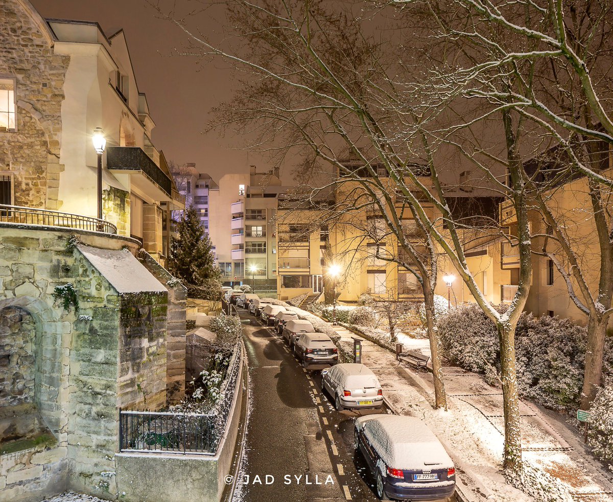 jad_sylla's tweet photo. . Nuit blanche_01.

La neige ajoutant au charme de la magnifique ville de Saint-Cloud. 

@VilleSaintCloud 
@Prefet92 
@hautsdeseinefr 
@hautsdeseine92 https://t.co/2S5O8FgBkm