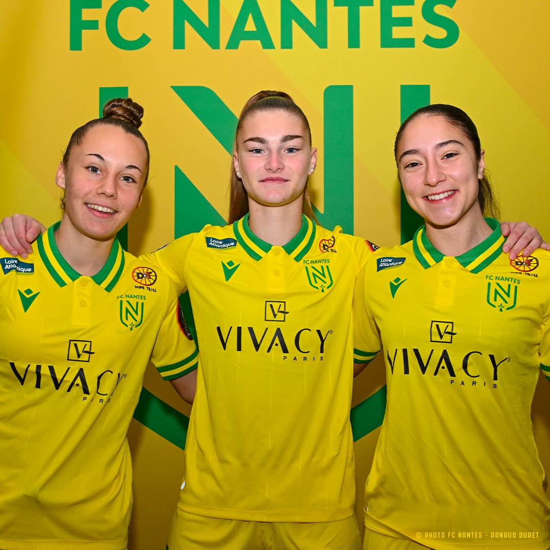 FCN_Feminines's tweet photo. Trois joueuses prolongent l'aventure ✍️

Le FC Nantes est très heureux d'annoncer les prolongations de contrat de Juliette Mossard, Camille Robillard et Nelly Rodrigues.
