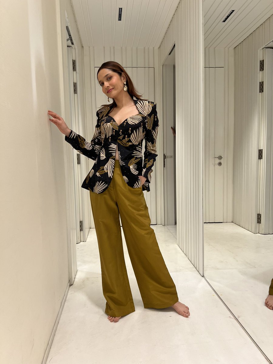 anky1912's tweet image. Spreading 24-carat magic, 24/7 ✨

@ColorsTV @BeingSalmanKhan @JioCinema @EndemolShineIND 

#AnkitaLokhande #Ankita #CaptainAnkita #AnkitaIsTheBoss #AnViInBiggBoss #BiggBoss #BB17 #DilDimaagAurDum #Colors #SalmanKhan #JioCinema