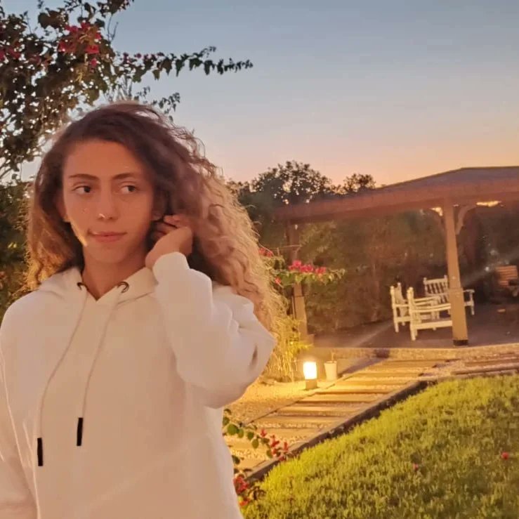 Duruşma zabıtları çıktı, ne çok eziyet çekmişiz saatlerce, o konuşmuş,bu konuşmuş, bitmek bilmeyen saatler, sorgular, yalanlar. Evladının canını alan ahlaksızları dinle, onları timsah gözyaşlarıyla savunan avukatları dinle.İşkence bu #isiashesapverecek