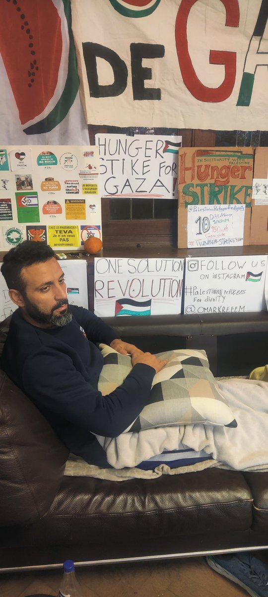 PalestineBlogge's tweet image. Hunger strike Day #10 Gaza genocide Day #95 Omar s’est enfermé dans un local @ULB our poursuivre sa grève de la faim en soutien à son peuple victime de génocide dans le silence de nos dirigeants et des médias mainstream comme @lesoir . On attend le retour chng.it/f6BTR7xBcC