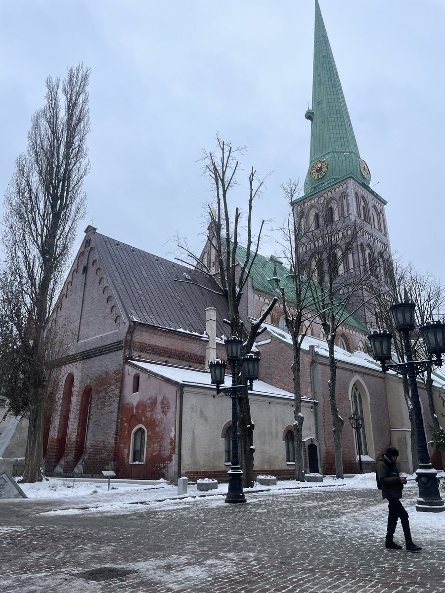 Straujo temperatūras svārstību dēļ apsarmojušas Rīgas mūra baznīcu sienas. <a href="/boms_tricis/">Toms Bricis</a>