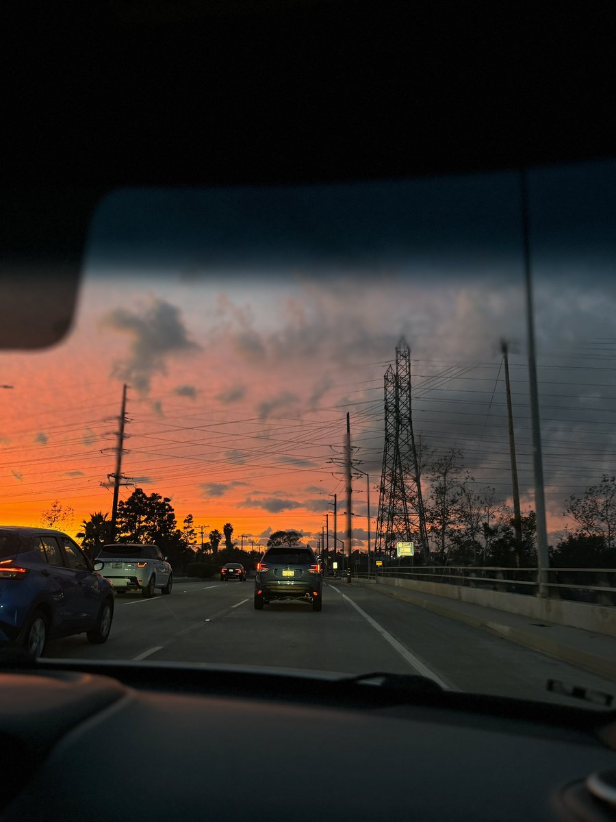 dibbindots's tweet image. The pizza was spicy ˙◠˙