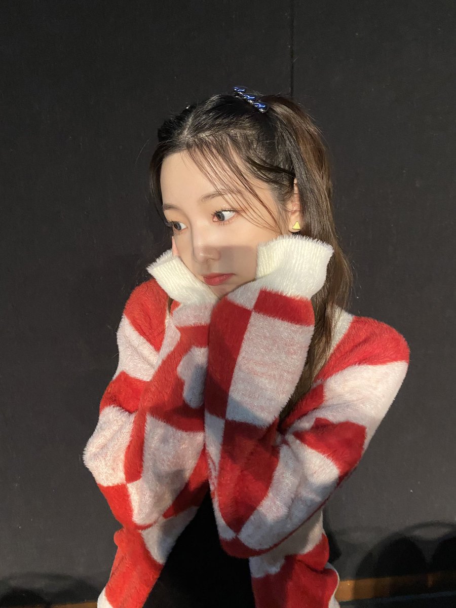 _timeto_yeonhee's tweet photo. 220109 RocketPunch members (02)

#로켓펀치 #RocketPunch #연희 #Yeonhee @RocketPunch @RCPC_members https://t.co/YaujHUv4y5