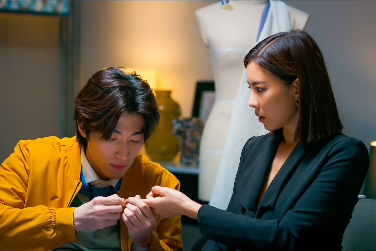 PRSocietyNews's tweet image. กินเด็กเป็นอมตะ! "คริส" ขยี้หัวใจ "บลู" เคมีฉ่ำ ในซีรีส์ WeTV Original “เด็กฝึกหน้าใส เติมหัวใจนายหญิง” prsociety.net/404415

#crishorwang 
#Bluepongtiwat 
#WeTVth #WeTVOriginal 
#GMMStudiosInternational
#เด็กฝึกหน้าใสเติมหัวใจนายหญิง
#InternInMyHeart…