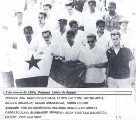 Nuestros mártires siguen vivos como llama inextinguible, como oxígeno vital, como luz que el tiempo no desdibuja, como verso entrelazado que en silencio proclamamos.
¡Vivan esos héroes que ofrendaron sus vidas para darnos una Patria libre y soberana!