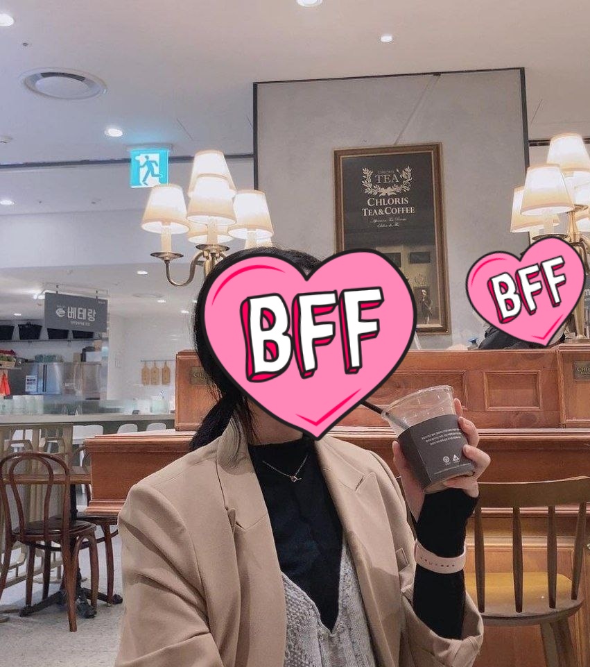 오늘은 낮에 아내가 주이님과 카페에 갔다네요 ㅎ 사진은 그 분이 찍어주신겁니다 일상얘기정도만 하고 ㅋㅋ 벌써부터 둘만의 시간을 갖다니.. 너무 흥분됩니다.. 저의 로망에 가까워지고있는것같아 좋습니다 ㅎㅎ