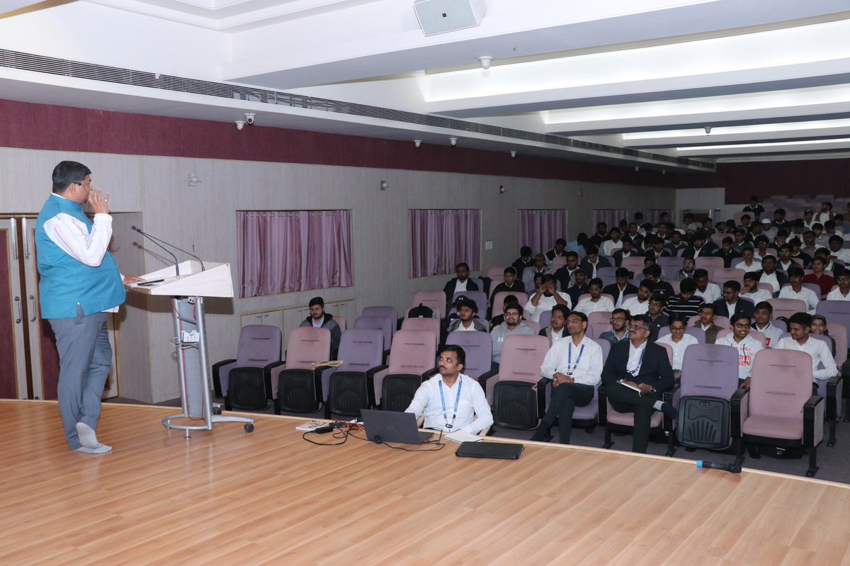 pksingh_iffco's tweet photo. I would like to extend my heartfelt gratitude to Vice Chancellor,  Atmiya University, Rajkot  Dr. Shiv K. Tripathi providing me with the opportunity to share insights about the groundbreaking Nano Urea and Nano Dap, the world's first nano-technology-based fertilizer, and its profound benefits for farmers during our discussion.
@AtmiyaUni  @VC_Atmiya @IFFCO_PR