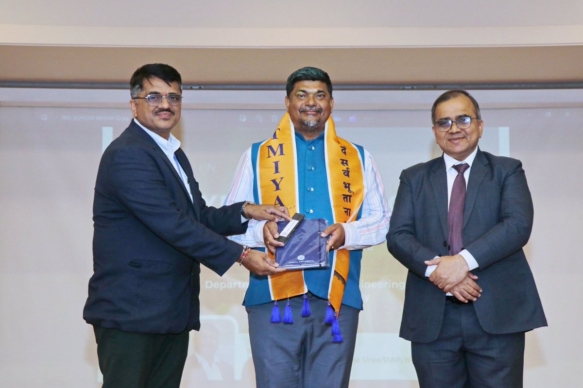 pksingh_iffco's tweet photo. I would like to extend my heartfelt gratitude to Vice Chancellor,  Atmiya University, Rajkot  Dr. Shiv K. Tripathi providing me with the opportunity to share insights about the groundbreaking Nano Urea and Nano Dap, the world's first nano-technology-based fertilizer, and its profound benefits for farmers during our discussion.
@AtmiyaUni  @VC_Atmiya @IFFCO_PR