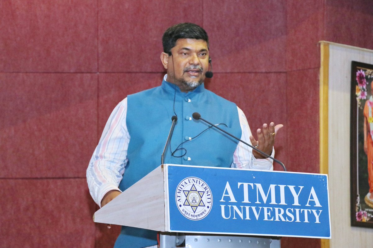 pksingh_iffco's tweet photo. Dr. Shiv K. Tripathi, Vice Chancellor at Atmiya University in Rajkot, is recognized for being a highly learned and competent professional with an innovative and positive approach to leadership and education. He is known for his dedication to academic excellence, fostering a culture of innovation, and driving positive change within the university community.

It was an honor to discuss such an innovative product that holds immense potential for agricultural advancements. I deeply appreciate their interest and support in exploring the impact of this revolutionary technology on the farming community.@IFFCO_PR @AtmiyaUni @VC_Atmiya