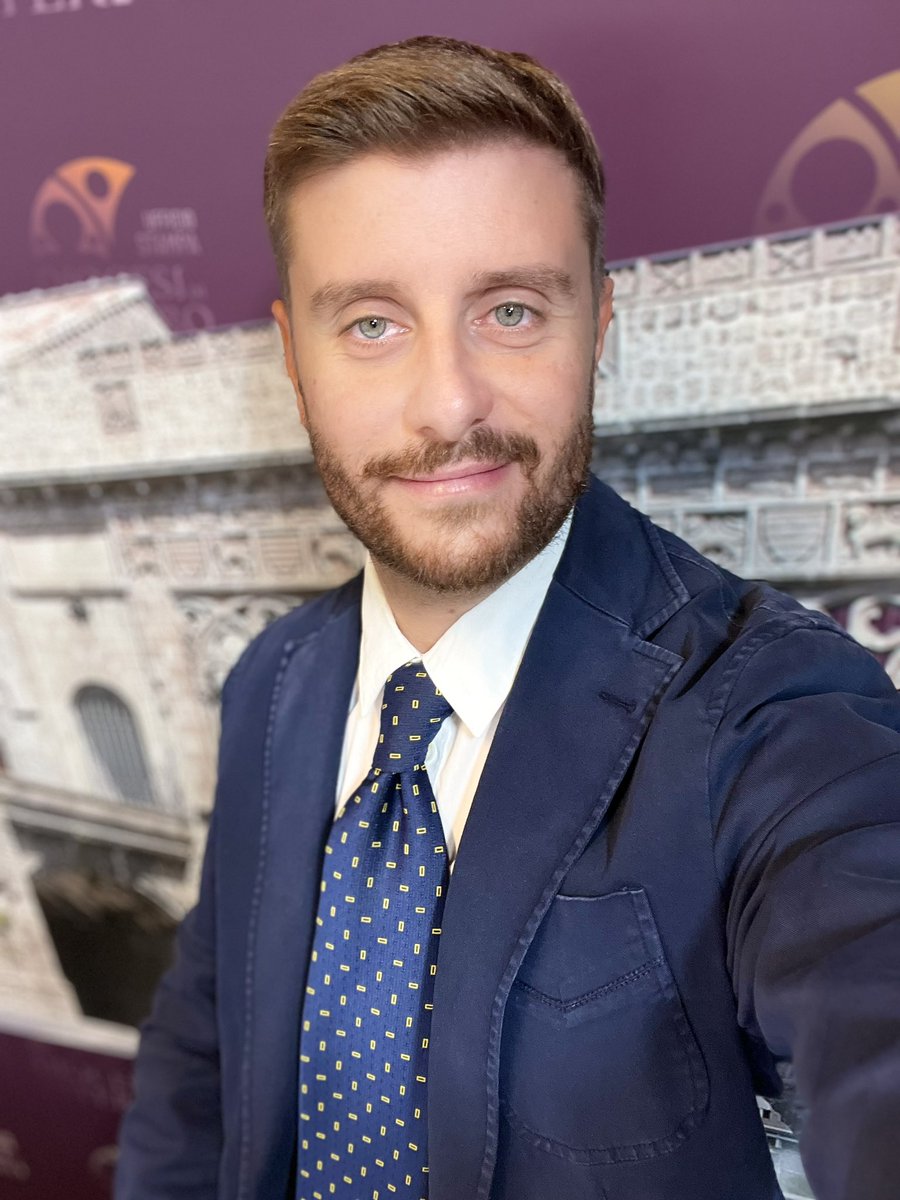LucaAntonelli22's tweet photo. Conduzione TG 🎙️📱🖥️🎥🎞️
#conduzione #tv #follow #like #speaker #live #web #news #diretta #livestreaming #comunicazione https://t.co/U4T70NrXBI