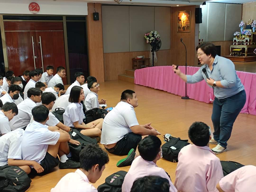 Rmutr_BAC's tweet photo. 08.01.67 สรุปภาพการอภิปรายหัวข้อ " Update จีนในสถานการณ์โลกปัจจุบัน" ภายใต้โครงการเผยแพร่ความรู้ด้านเศรษฐกิจ วัฒนธรรมและสถานการณ์จีนในบริบทโลก" โดยอาจารย์กิตติ  ธารอุดมโชค และอาจารย์รพีพร  เพ็ญเจริญกิจ ร่วมอภิปรายให้แก่นักเรียนชั้นมัธยมศึกษาตอนปลาย จำนวน 140 คน ณ โรงเรียนไตรมิตร https://t.co/4zm3aci2qf