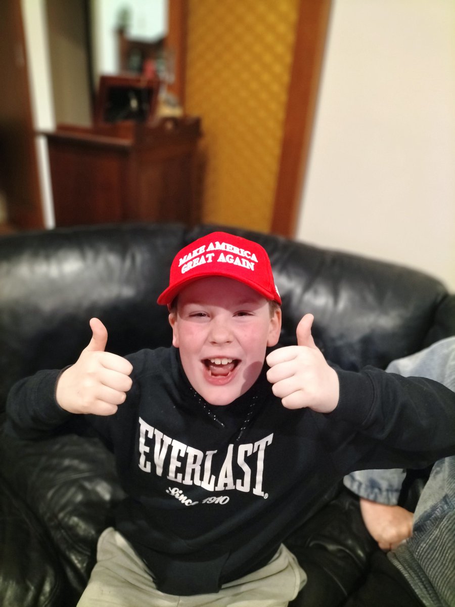 Samdaddyslayer's tweet image. This Aussie lad gets it