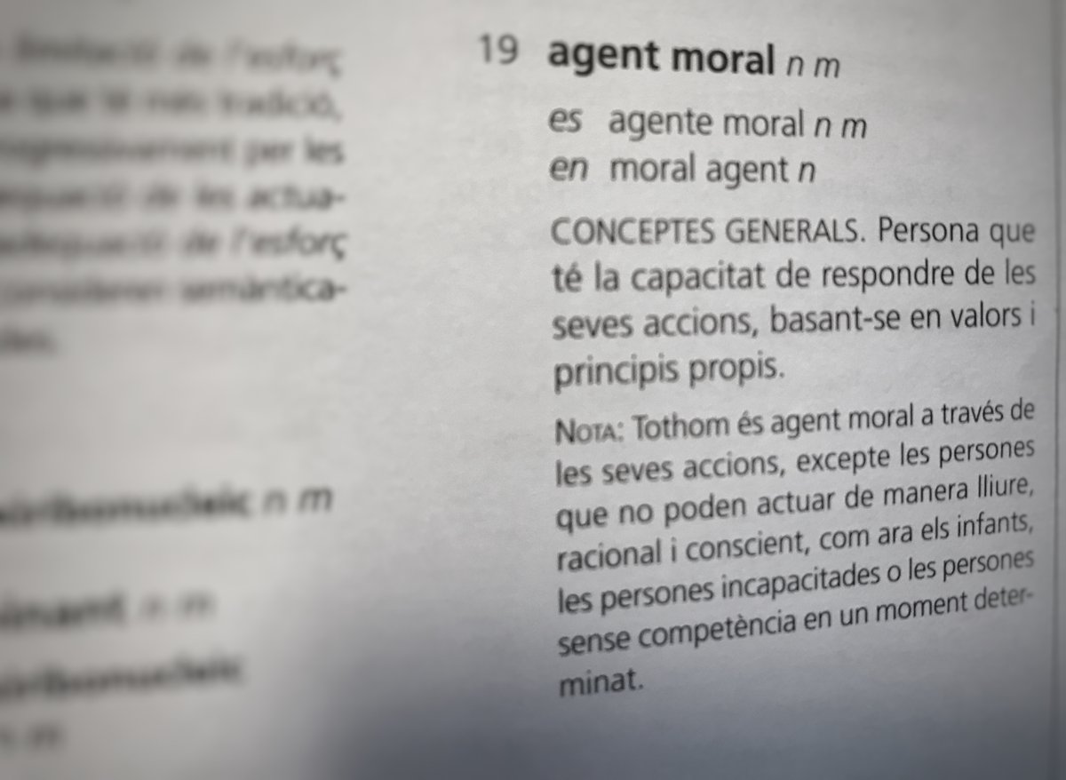 Tothom que actua amb llibertat és un agent moral, però què significa això? Us portem una nova definició del diccionari de #bioètica del <a href="/termcat/">Termcat</a>👇  i.mtr.cool/qpkmjerire