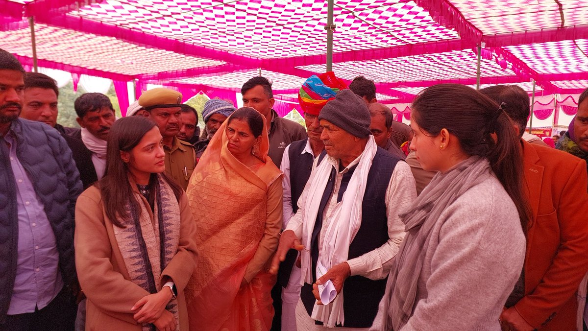 DCDMTonk's tweet photo. #Tonk
जिला कलेक्टर डॉ.सौम्या झा ने ग्राम पंचायत बगड़ी, पचांयत समिति पीपलू ,टोंक के विकसित भारत संकल्प यात्रा के शिविर का निरीक्षण किया। 
इस दौरान उपखंड अधिकारी, तहसीलदार,विकास अधिकारी सहित सभी ब्लॉक स्तरीय अधिकारी मौजूद रहे।
@DIPRRajasthan 
@RajCMO 
@RajGovOfficial https://t.co/OuNZumuT3Y