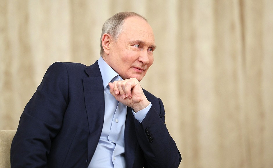 EmbassyofRussia tweet picture