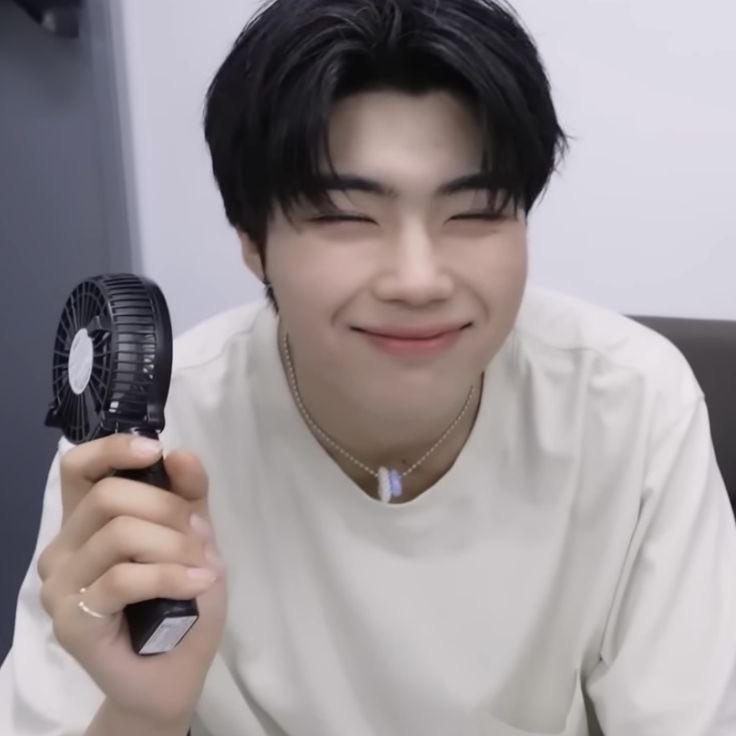 jiwoongfans's tweet photo. Happy Birthday to ZB1’s cutie pie Gunwookie!! You’ve achieved so much already and I wish that you continue thriving in everything you do. Enjoy your life in adulthood 🫶

OUR MIRACLE GUNWOOK DAY
#어라라_건욱이몇살_거뉴기20쨜
#찬란하게_빛날_건욱이의_스물
#AceOfStarsGunwook https://t.co/sljP7ZXqk1