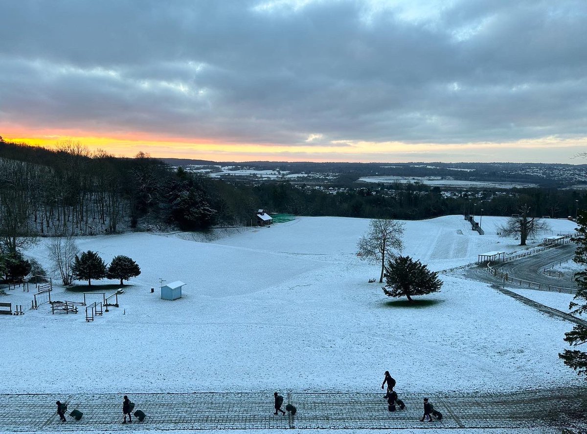 StMichaels_Prep's tweet image. Snow much fun for our first day back! ❄️⛄️

A beautiful start to our Lent Term and first day of 2024 together.

#newterm #startofterm #snow #snowfun #sevenoaks #kemsing #kent #otford #orpington #snowpanorama #snowman #independentschool #prepschool