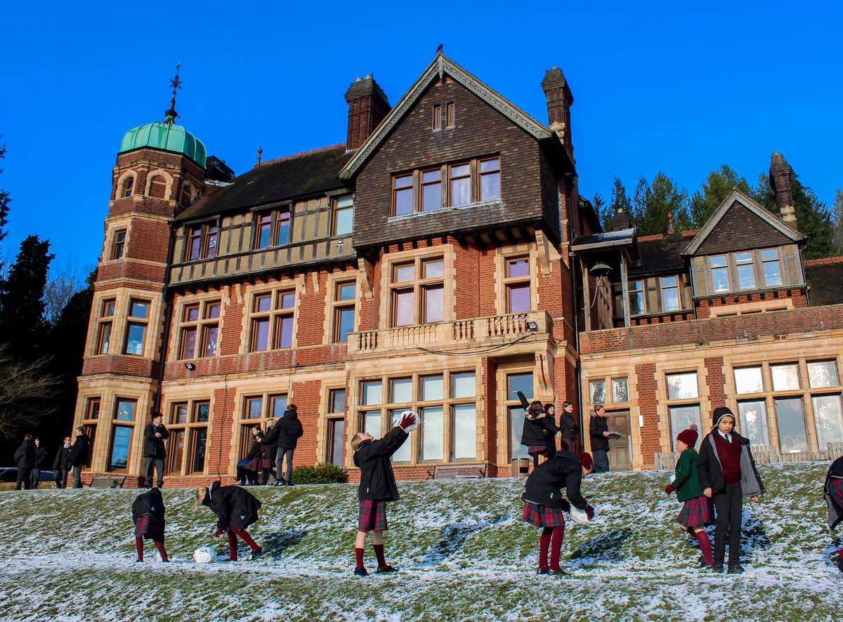 StMichaels_Prep's tweet image. Snow much fun for our first day back! ❄️⛄️

A beautiful start to our Lent Term and first day of 2024 together.

#newterm #startofterm #snow #snowfun #sevenoaks #kemsing #kent #otford #orpington #snowpanorama #snowman #independentschool #prepschool
