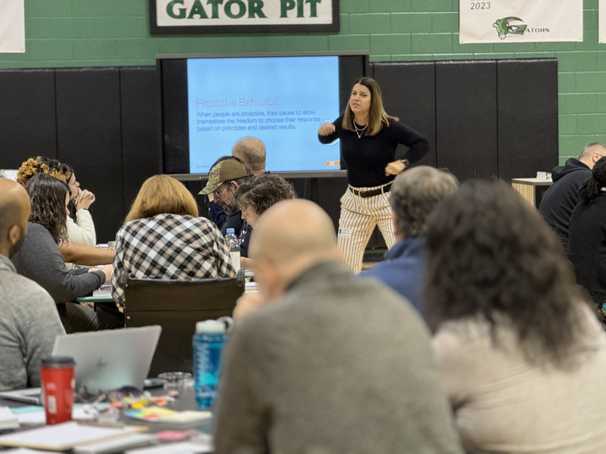 jennmorillo's tweet photo. @CBMoton @RockHillSchools 7 Habits training with Dutchmen Creek Middle School! Absolutely love the energy and commitment. Check out the  super talented art teacher”s sketch notes. It’s better to be a Gator 🐊 @TheLeaderinMe @chad_d_smith https://t.co/i1f4cUxBqk