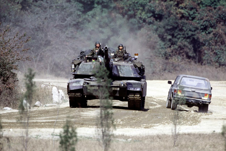 Korean_DMZ_Vets's tweet photo. Tank Tuesday - M1A1 Abrams from A Troop 4-7 Cav, 2ID on the move in the ROK during the latter 90s!  Garry Owen, Sir!!!  #tanks #abrams #tanktuesday #2id #ilovetanks #tanklover #m1a1 #garryowen #7thcav #1990s #korea #rok #ifyouaintcav https://t.co/dYVQwnHujX