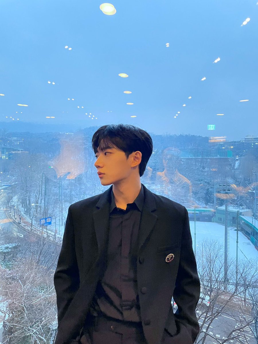 TPST_twt's tweet photo. [#형섭] 새해 출발이 너무 좋아요🩵❄️
이 영광을 우리 iE랑 함께 나눠요🏆 https://t.co/IXh2IxOvll