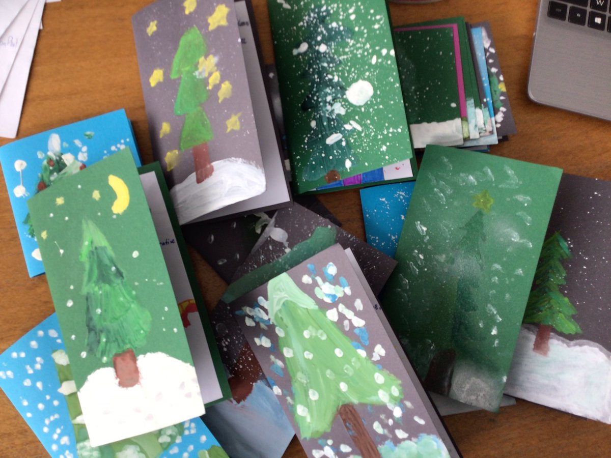 Réception des cartes de bonne année envoyées par nos correspondants de Lituanie. Un bon moment pour les élèves qui donne du sens à l’apprentissage de l’anglais. <a href="/eTwinningFrance/">eTwinning France</a>