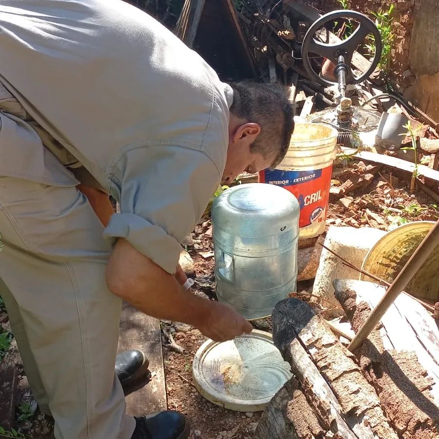 muniposadas's tweet photo. Seguimos trabajando de manera intensiva, realizando operativos integrales en diferentes barrios de nuestra ciudad para evitar la proliferación del dengue. https://t.co/bl75cCKpEL