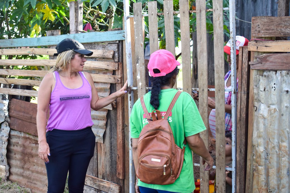 muniposadas's tweet photo. Seguimos trabajando de manera intensiva, realizando operativos integrales en diferentes barrios de nuestra ciudad para evitar la proliferación del dengue. https://t.co/bl75cCKpEL