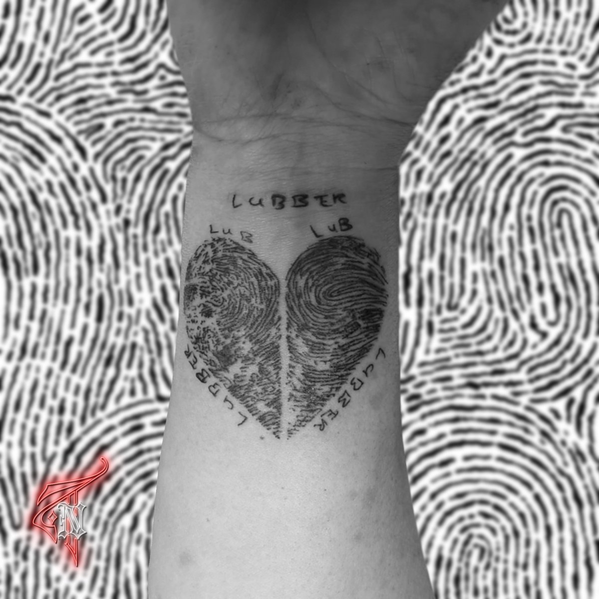 Studio1tat2's tweet photo. ❤️Fingerprint Heart❤️
By @NoirTrey
#tattoo #tattoos #Fingerprint #Heart #Love #HeartTattoo #rip #Memorial #MemorialTattoo #riptattoo #art #tattooist #tattooartist #artist #tattoostudio #kent #Studio1TattooShop #bexley #london #LondonTattoos #londontattoo #londontattooartist #uk https://t.co/pZxx5nW64o