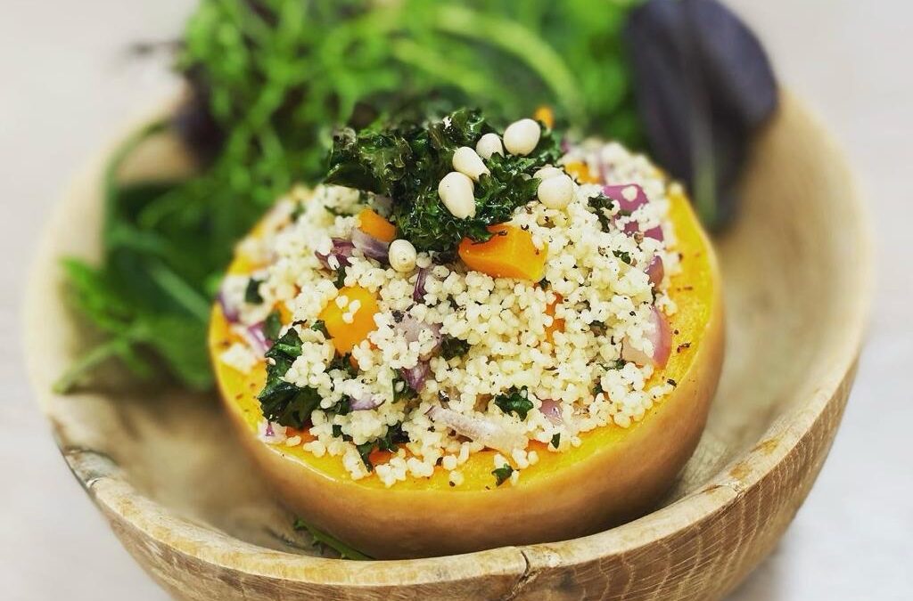 My air fried stuffed butternut squash 💕
A super healthy lunch to try!  
#airfryerrecipe #airfryerrecipes #airfryercooking  
FULL RECIPE: airfryeruk.com/air-fried-stuf…