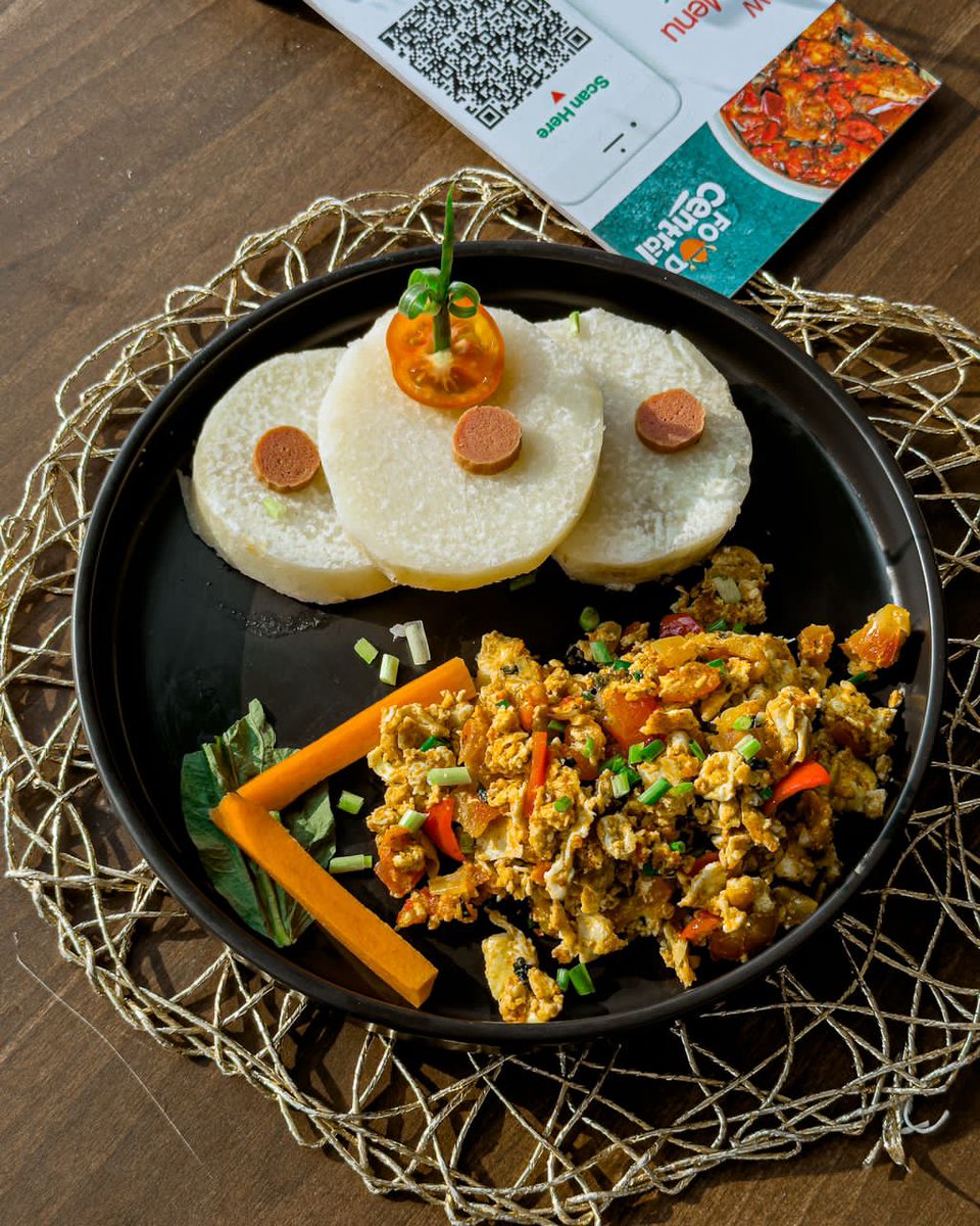 L1quorCentral's tweet photo. The pictures below are some of the meals from Foodcentralng that we would be treating our dearest @Debbie_OA to.
This woman doesn't really have to cook by 430am. again she has manifested a soft 2024, and that's what we giving her.

#430am #430Debbie #Foodcentralng https://t.co/RrKM1AntO2