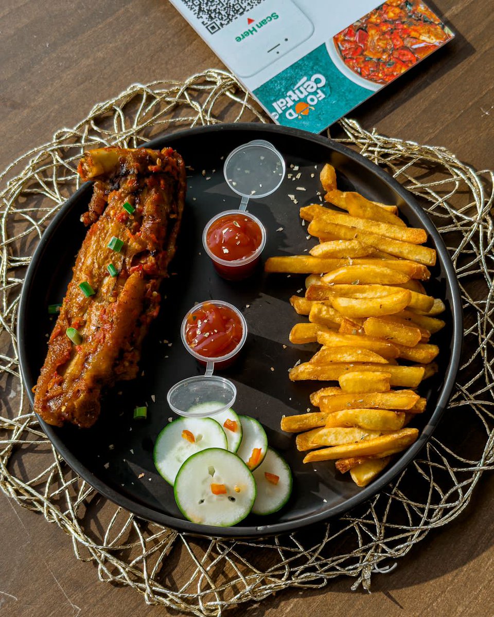 L1quorCentral's tweet photo. The pictures below are some of the meals from Foodcentralng that we would be treating our dearest @Debbie_OA to.
This woman doesn't really have to cook by 430am. again she has manifested a soft 2024, and that's what we giving her.

#430am #430Debbie #Foodcentralng https://t.co/RrKM1AntO2
