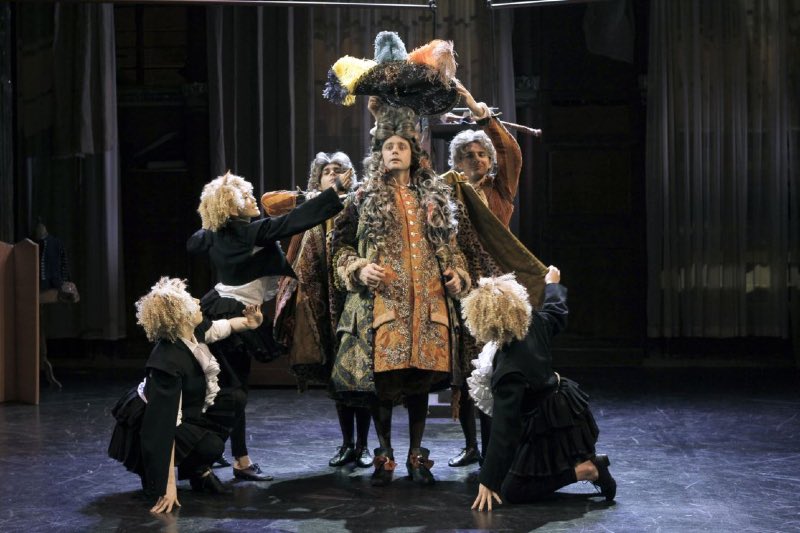 victoriaokada's tweet photo. Mon compte-rendu du Bourgeois Gentilhomme a l’ Opéra royal du château de Versailles
avec #christophecoin comme directeur musical pour les partition de Lully (et de quelques autres)
@CVersailles
Mise en scene #DenisPodalydès
https://t.co/5WdT6XIXF6 https://t.co/ObXoMlBKci