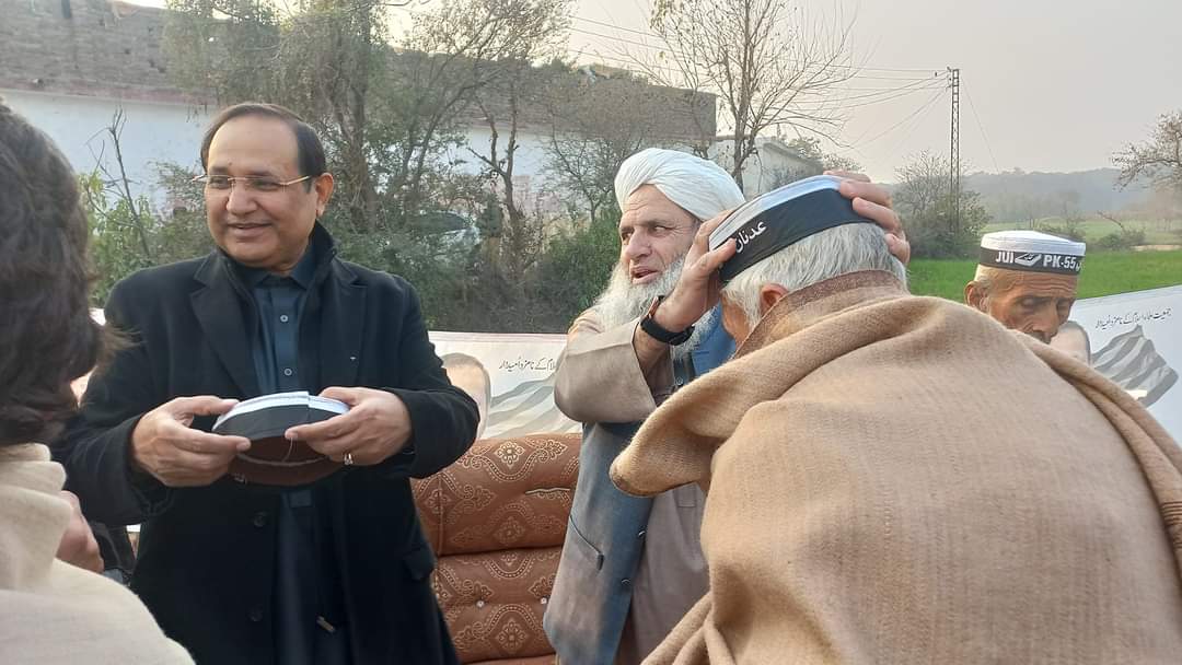 SenatorDilawar's tweet photo. سینیٹر حاجی دلاور خان لنڈی رستم میں شمولیتی تقریب سے خطاب کررہے ہیں. https://t.co/wR4vFOsJdq