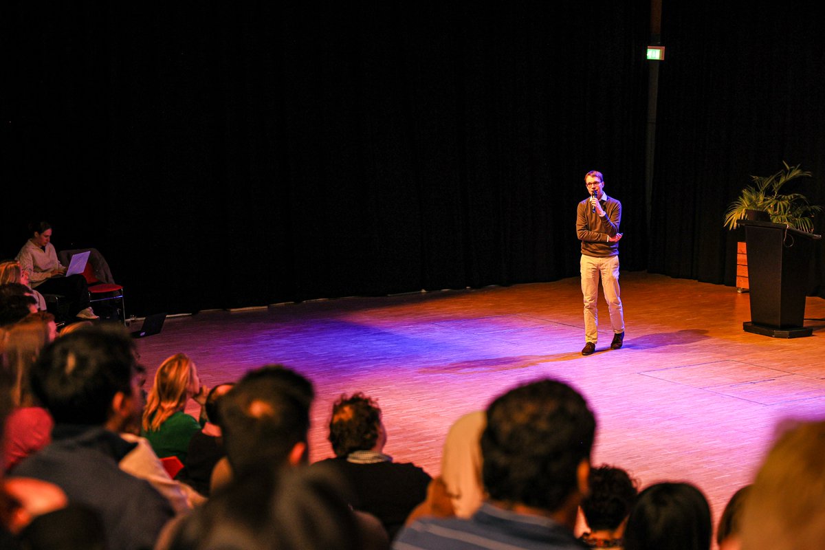 tudelftglobal's tweet image. 🎤 Don't miss it! Dr. Leon Hermans, Marjan Kreijns &amp;amp; the Multi Disciplinary Project group, and Prof. Carola Hein are set to pitch at the #GlobalLunch. Stay tuned for insights from these experts. #DiesNatalis #Deltaweek #RedesigningDeltas