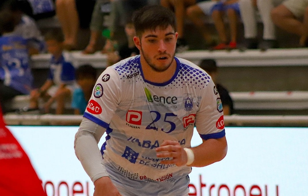 #Balonmano
Carlos Ocaña sufre una grave lesión de rodilla - lanzadigital.com/deportes/balon…
<a href="/ClubCisneBalonm/">Club Cisne Balonmano</a>