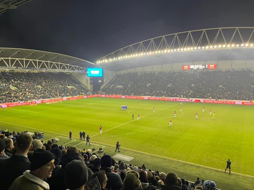 dpsigroupltd's tweet photo. 🟧⬛️ DPSI Group Ltd ⬛️🟧

Enjoyed the hospitality last night from @LaticsOfficial 
Fantastic from start to finish, just a shame about the result 🔵⚪️ https://t.co/n4c40VJcti