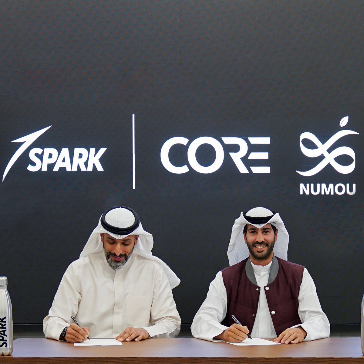 asalbabtain's tweet photo. نرحب بمشاركة نمو كراعي بلاتيني لنادي سبارك الرياضي.
We welcome Numou as SPARK Athletic Center’s Platinum Sponsor
#spark #sparkathletic #numou #سبارك https://t.co/x25SDIGUPy