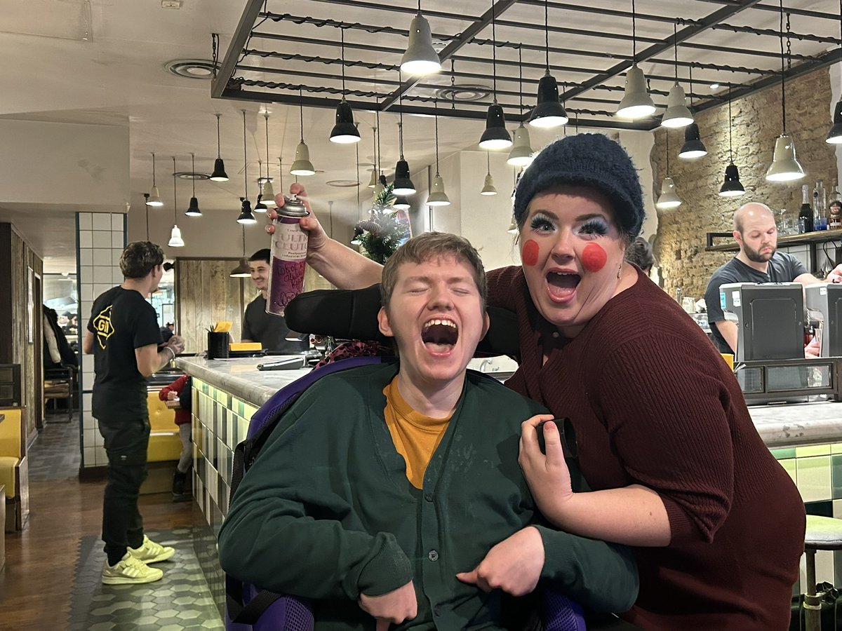 Leanne_Jones's tweet photo. Can anyone help me &amp; @jazmanryan1 take the background out of this photo and make us something fabulous? Obvs theatrical please 🙏🏼 #photoshop #graphicdesigners #theatre #photo #hairspray https://t.co/mrofIAjYrV