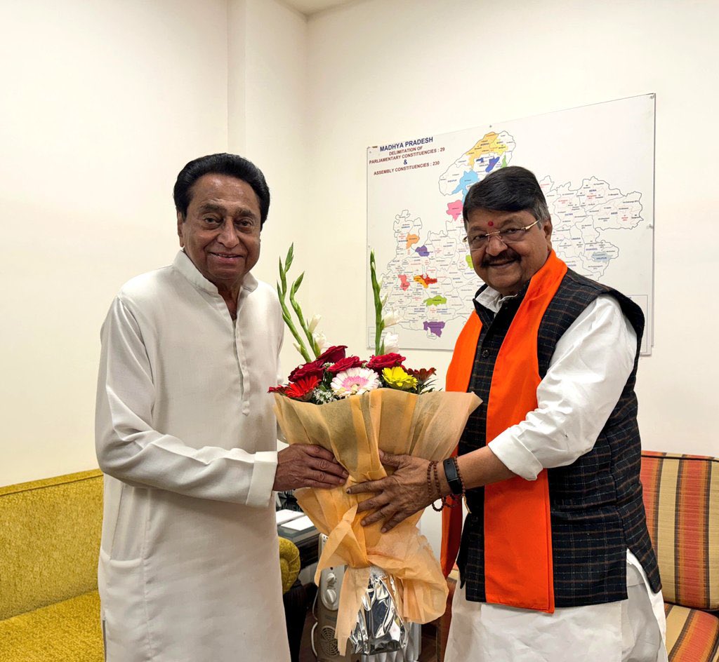 पूर्व मुख्यमंत्री श्री <a href="/OfficeOfKNath/">Kamal Nath</a> जी से आज भोपाल में उनके निवास पर सौजन्य भेंट की।