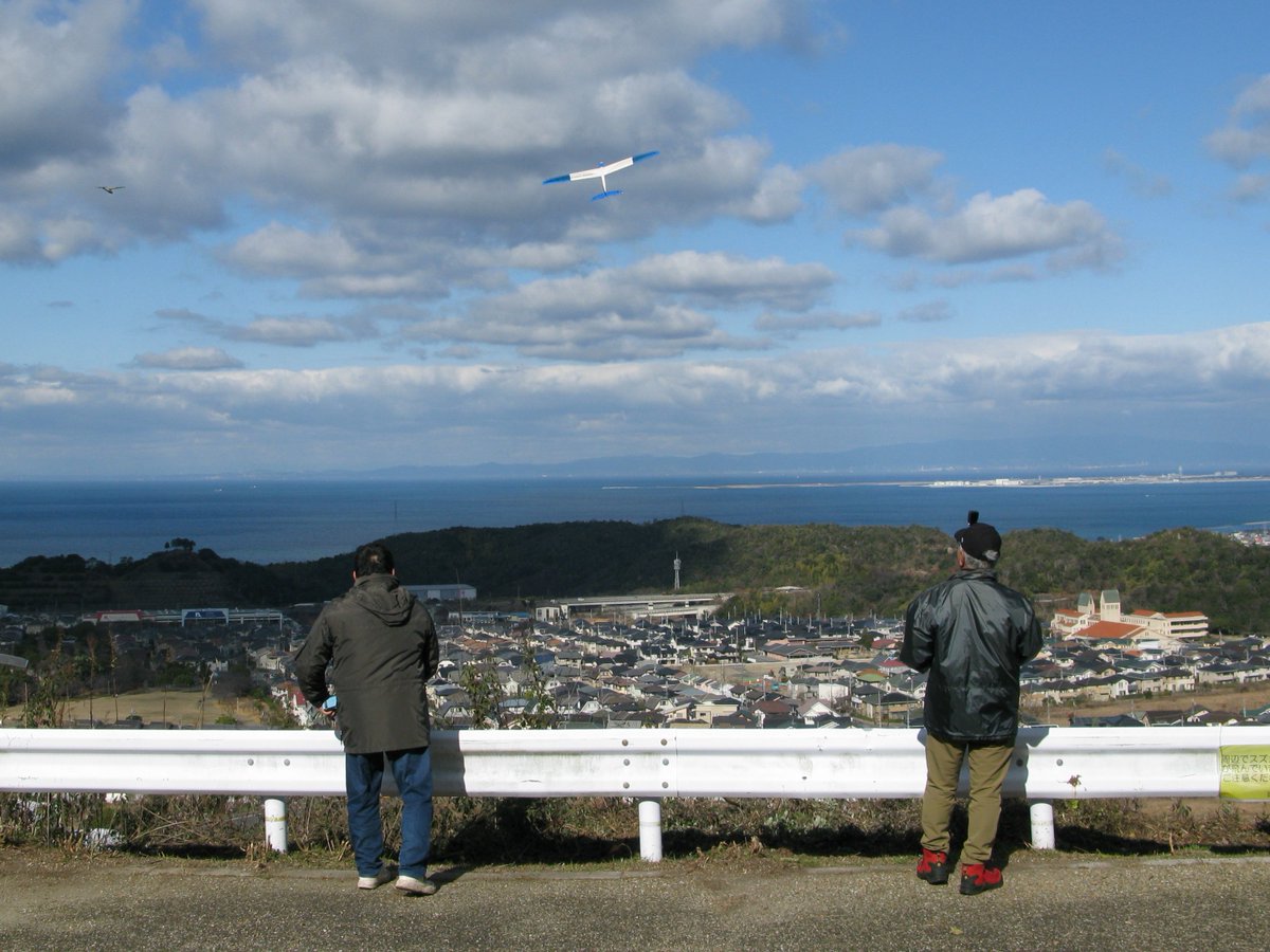 kissann1031's tweet photo. ◆遠くに関空が見える場所で
冬の浜風 飛行会・2024/1/8
抜群の浮、イイ感じの風が吹いている。
来なかった方は損をしている!
#ラジコングライダー
#スロープグライダー
#スロープソアリング
#rcsoaring
#rcglider
#slopesoaring
#OK模型
#ダンデライオン https://t.co/nqQxtP1vAF