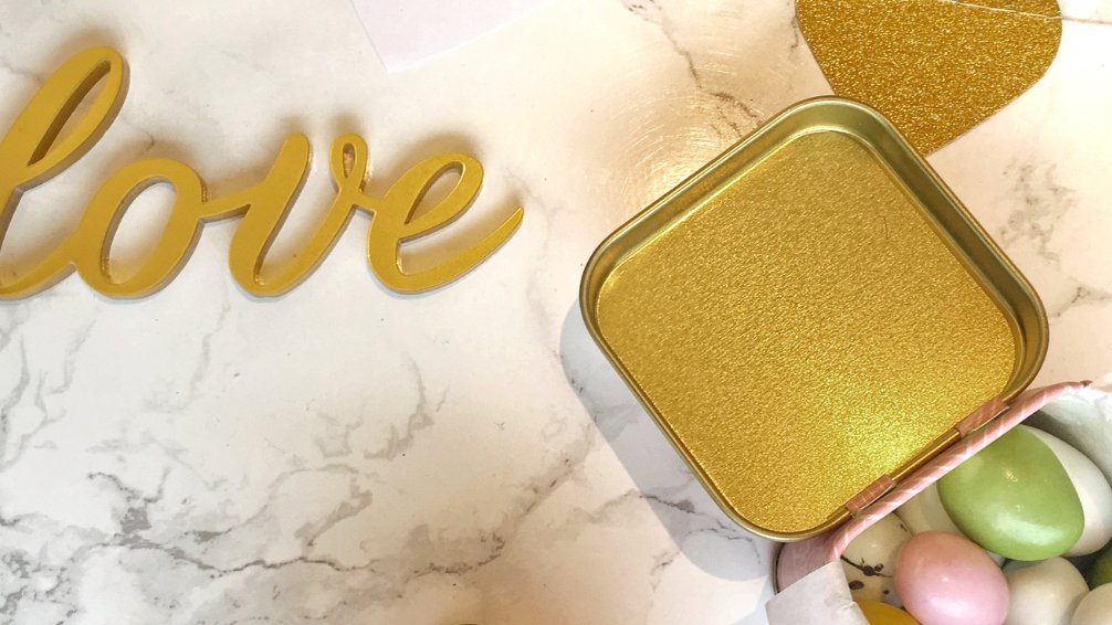 Express your love through thoughtful gifts. 🎁 At Lavolio we offer a sweet symphony of flavours, making each delightful treat a perfect token of affection.
Give the gift of indulgence and show your loved one that they are cherished in the most delicious way. 🥰
