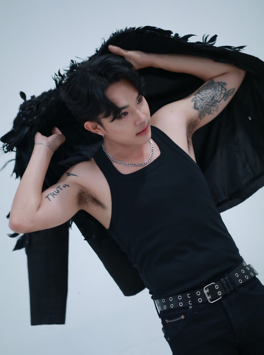 mikepatipat's tweet photo. ชายชุดดำ…🐦‍⬛
#youngboy #นายมัธยมกับผ้าแดง
#mikepatipat https://t.co/NjxupYyraJ