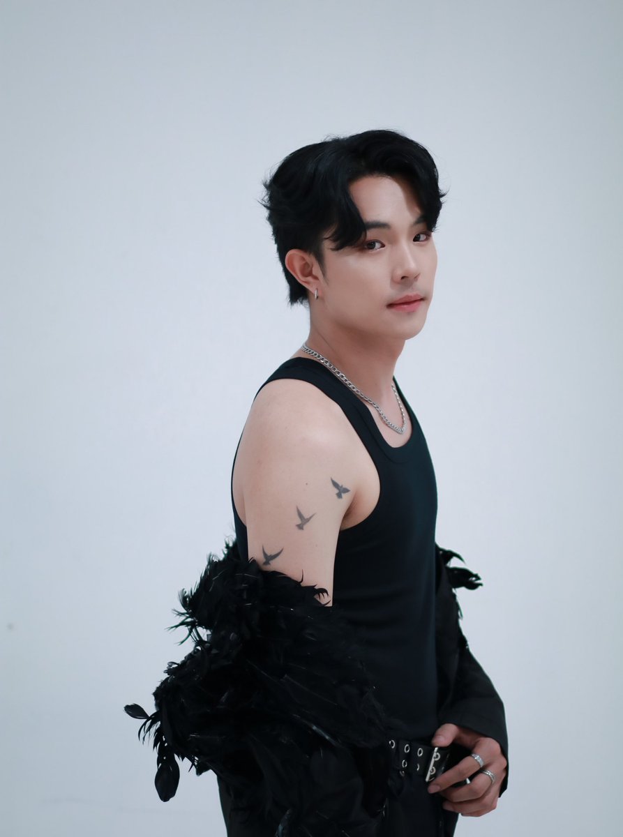 mikepatipat's tweet photo. ชายชุดดำ…🐦‍⬛
#youngboy #นายมัธยมกับผ้าแดง
#mikepatipat https://t.co/NjxupYyraJ