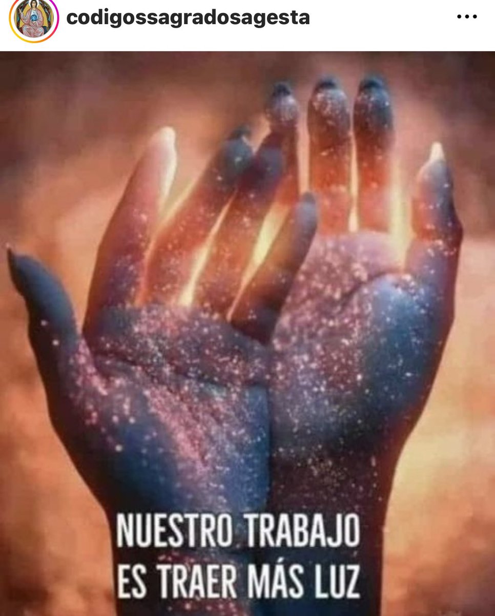 Sololuz5's tweet photo. NO HABLES EN NEGATIVO, no pienses nada negativo; no anticipes el fracaso; no tengas miedo a nada.
¿Quieres que en verdad tu vida cambie?
Vigila tu mente noche y día, sin parar, sin descanso. Atención 101%, 24 hs. al día, incluso en tus sueños. No le des respiro, Cuida tu estado mental como cuidarías a un niño recién nacido: no puedes quitarle los ojos de encima.
No te quejes de nada; no te enojes con nadie, y si lo haces, hazlo con paz y amor en tu corazón, sin esa cara negativa.
¿Quieres tener más dinero y que se terminen para siempre tus dificultades económicas?
No pienses que es difícil ganar mucho dinero; no hables con nadie acerca de tu situación económica; no pienses en ningún momento en tu situación económica ni en la del país.
Cuando alguien te pregunte, simplemente di :"todo está mejorando", mientras que por dentro ríes porque sabes que esas palabras han llegado a los confines más remotos del
Universo y están creando.
¿Tienes problemas familiares, laborales, de pareja? No pienses en ellos; no hables de ellos, y si lo haces, que sea con paz y fe que mejoraran en tu corazón.
Tú los creaste y tu lo vas a revertir. No te permitas ningún estado de ánimo negativo por más de 10 segundos.
Apenas descubras que no estás en paz, alegría o amor, haz lo que fuere para volver al corazón.
Mira el hermoso cielo, canta una canción, medita, valora lo que tienes, pero no te dejes atrapar por la corriente de la negatividad.
Estar triste es estar negativo; no te confundas.
Las emociones, el miedo, la preocupación y la ansiedad son dañinos también, pues son estados mentales perjudiciales.
Sal de la tortuosa mente; abandona la cárcel de los malos pensamientos.
Mira sólo en POSITIVO,habla sólo en POSITIVO, piensa sólo en POSITIVO !